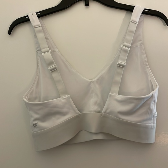 2 Fabletics sports bras - Picture 4 of 13